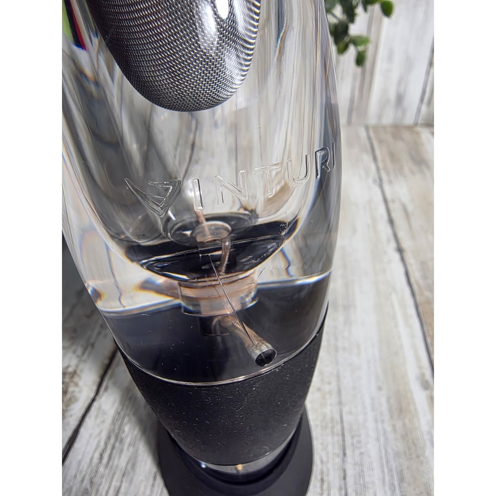 Vinturi Essential Red Wine Aerator with No-Drip Stand and Filter Screen Black - Picture 4 of 8